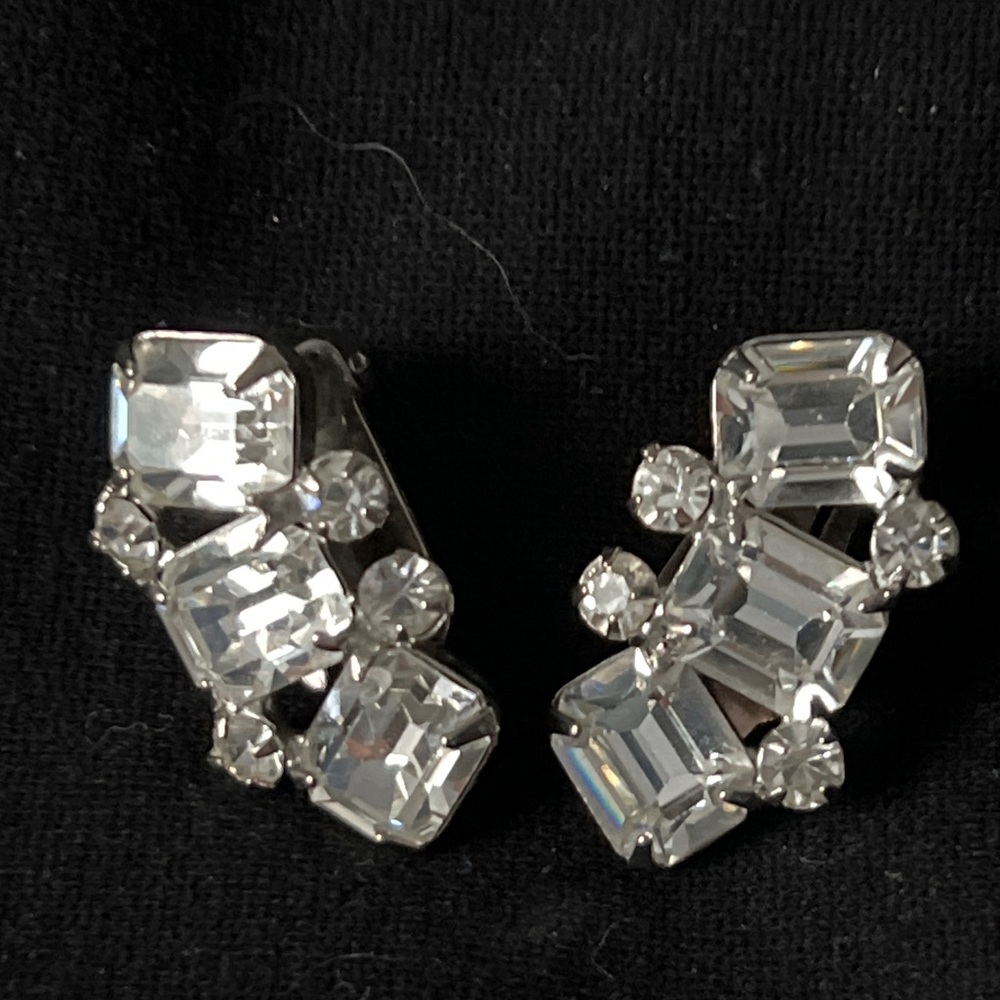 Stunning Vintage Signed Weiss Rhinestone Earrings MINT